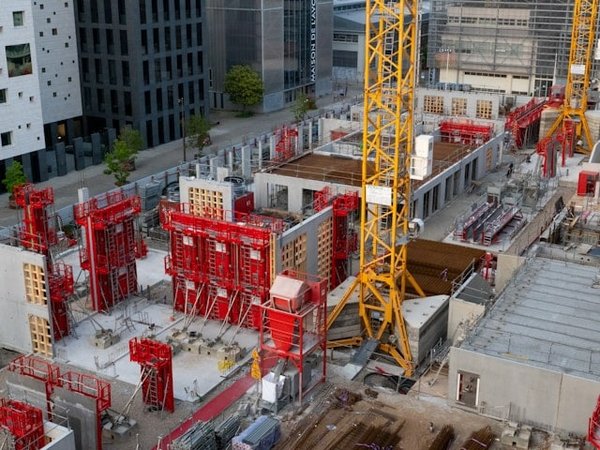 Comment gérer les aspects juridiques des partenariats public-privé dans les projets d'infrastructure?